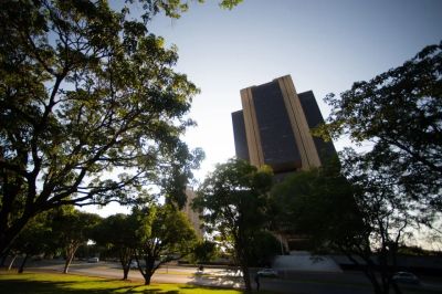 Brazil’s Central Bank Faces Self-Inflicted Crisis on Interest Rates and Inflation Forecasts